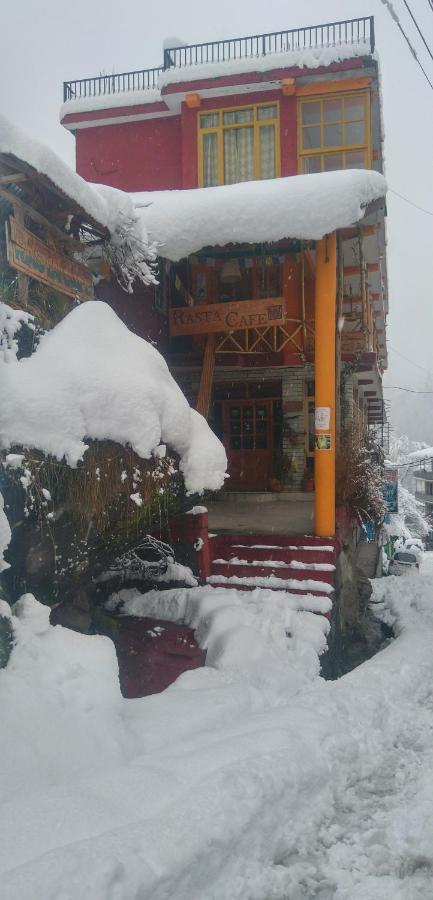 Rasta Cafe And Lodge Manāli Eksteriør bilde