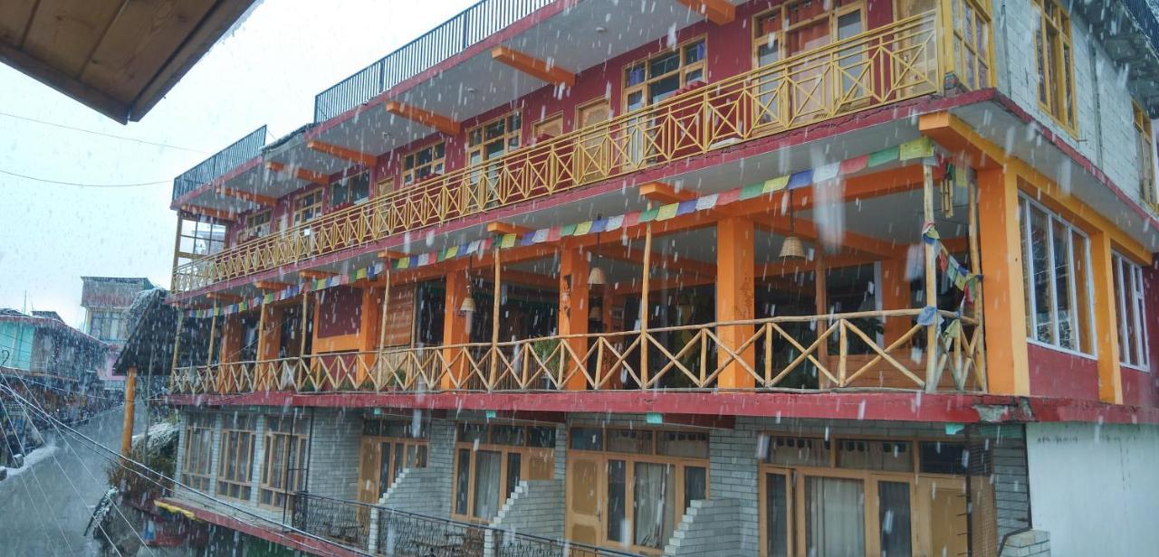 Rasta Cafe And Lodge Manāli Eksteriør bilde