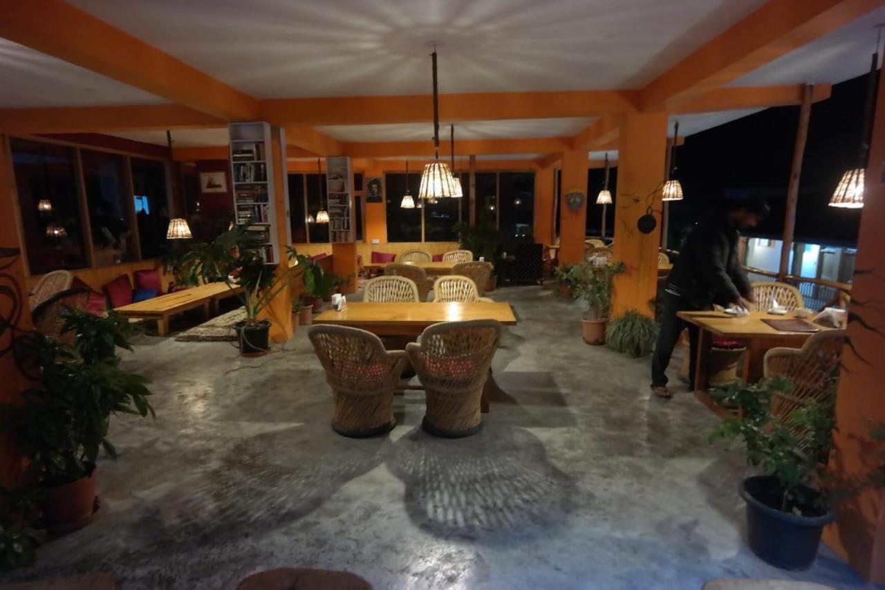 Rasta Cafe And Lodge Manāli Eksteriør bilde