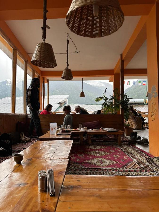 Rasta Cafe And Lodge Manāli Eksteriør bilde