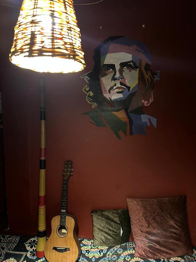 Rasta Cafe And Lodge Manāli Eksteriør bilde